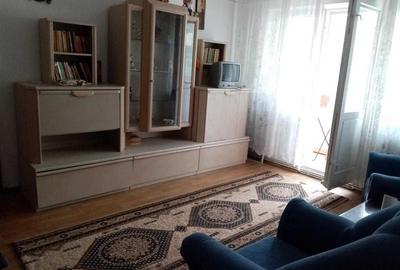 Apartament cu 3 camere semidecomandat, mobilat în Păcurari