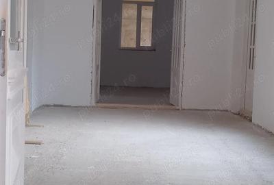 Spațiu comercial, de 100 mp, în Cărpiniș - 1