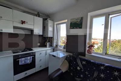 Apartament cu 2 camere semidecomandat, mobilat în Micro 9