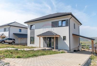 Casă cu 4 camere cu Teren 755 Mp în Jucu de Sus - 2