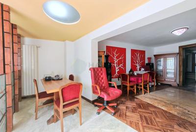 Casă individuală cu 6 camere cu Canalizare în Central - 5