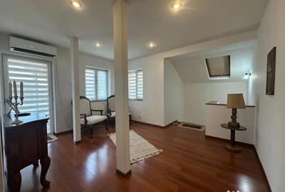 Casă cu 5 camere cu Teren 172 Mp în Central