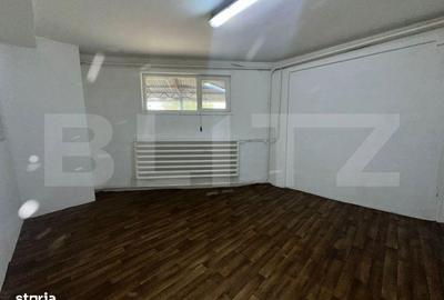 Spațiu comercial, de 4,500 mp, în Central - 8