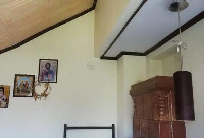 Vand 2 corpuri de casa