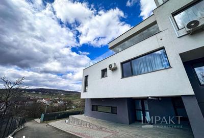 Casă cu 4 camere cu Canalizare în Iris
