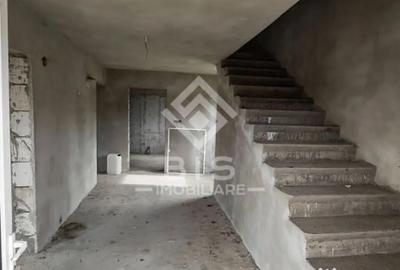 Casă cu 4 camere cu Teren 1000 Mp în Central - 3