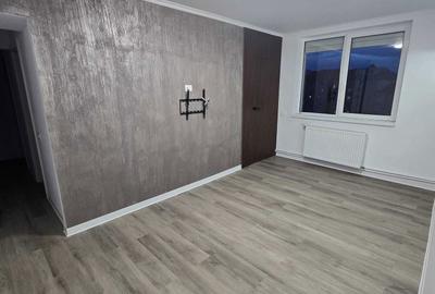 Apartament cu 3 camere decomandat în Dacia - 1