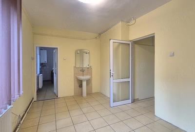 Spațiu comercial, de 60 mp, în Craiter - 1