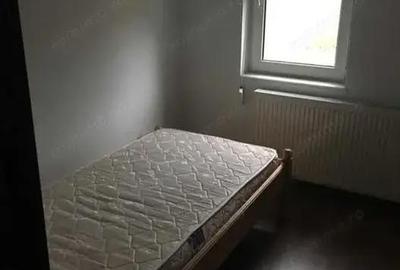Apartament cu 3 camere decomandat în Steaua