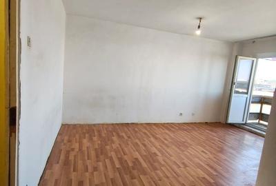 Garsoniera bloc mixt an 1978 necesita renovare metrou Gorjului - 3