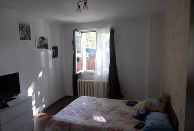 Apartament cu 3 camere decomandat în Grivița