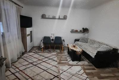 Casă cu 2 camere cu Teren 1500 Mp în Central - 2