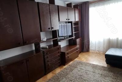 Inchiriere apartament cu 3 camere (ultracentral) - 1