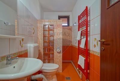 Casa / Vila de vanzare in Rasnov, afacere-Pensiune clasificata - 33