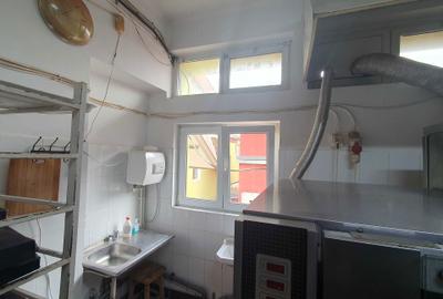 Spațiu comercial, de 30 mp, în Central - 4