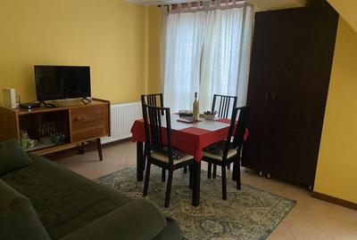 Apartament cu 3 camere în Clăbucet