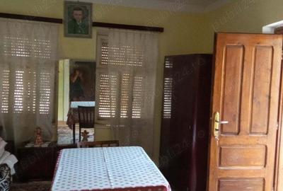 Casă cu 2 camere în Izvoarele (Livezile) - 6