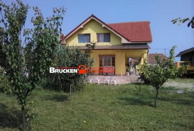 PROPRIETATE GENEROASA CU MANSARDA SI GRADINA IN TARIAN - 1