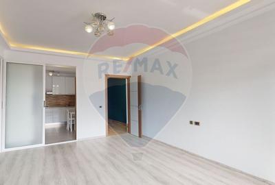 Apartament cu 2 camere decomandat în Tractorul - 2