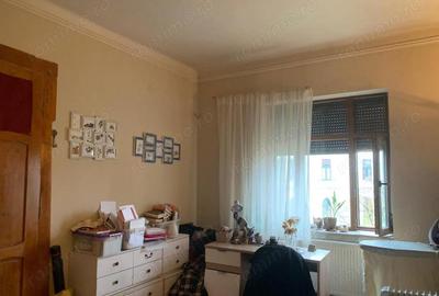 Apartament cu 3 camere decomandat în P-ța Doina - 13