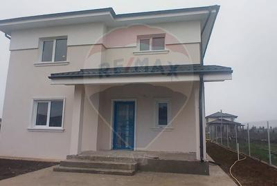 Casa individuala 5 camere de vanzare in Crevedia - 10