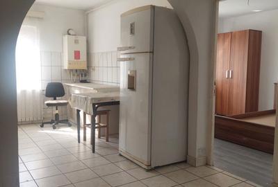 Apartament cu 2 camere decomandat în Central - 2