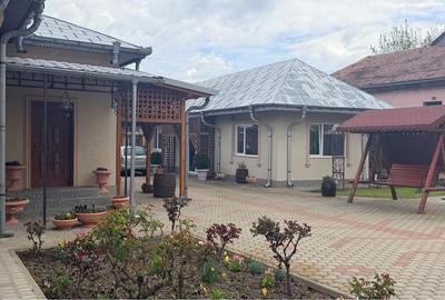 Casă cu 6 camere cu Teren 1707 Mp în Sihlea - 5