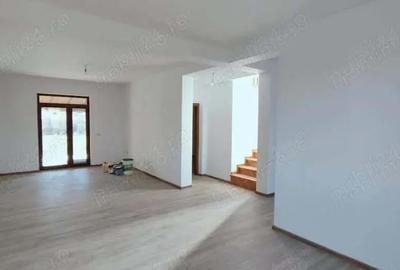 Casă cu 4 camere cu Teren 306 Mp în Chișoda