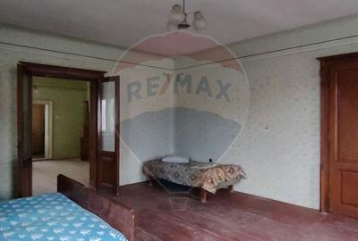 Apartament cu 4 camere de vânzare în zona Central - 2