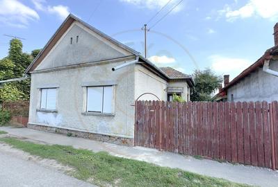 Casa 4 camere cu Teren 615 mp - Str. Marasesti Nr.62 - Carei - 1