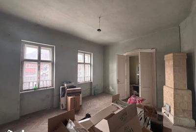 Casă cu 4 camere decomandat cu Teren 450 Mp în Budai - 5