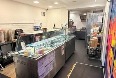 Spațiu comercial, de 106 mp, în P-ța Unirii - 1