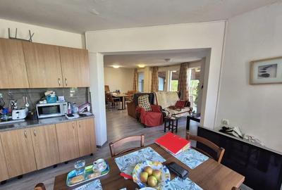 Casă cu 4 camere cu Canalizare în Vest