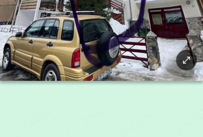 Casă cu 6 camere cu Teren 332 Mp în Arefu - 1