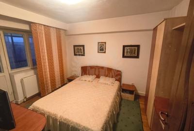 4 CAMERE // DEMOCRATIEI // 2 BALCOANE // PARCARE // CENTRALA PROPRIE - 5