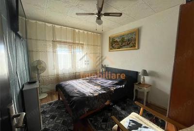 Apartament cu 3 camere decomandat în Nufărul - 16