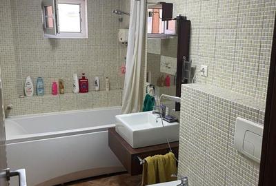 Apartament cu 3 camere în Central - 2