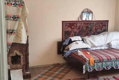 Casă cu 3 camere cu Canalizare în Bunești