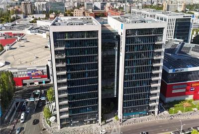 Spațiu comercial, în Politehnica - 9