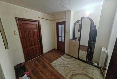 Apartament cu 2 camere decomandat în Piața Centrală - 2