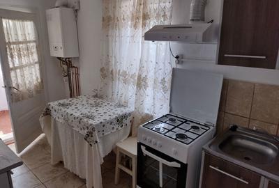 Casă cu 3 camere în Dobrogostea - 1