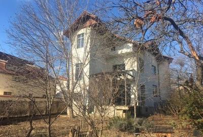 Vila S+P+1+M / Pipera Central / Drumul Potcoavei / comision 0 - 14