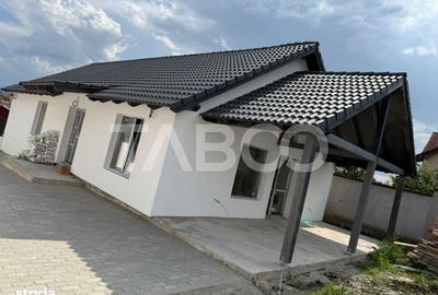 Casă cu 4 camere în Șura Mică