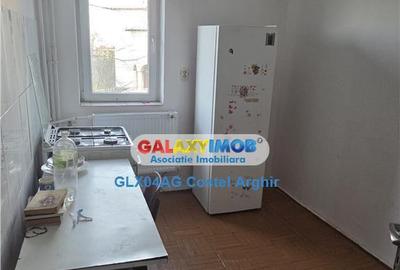 Vindem garsoniera in zona Razboieni-biserica , etaj 2, decom - 2