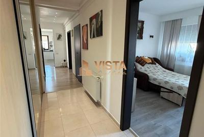 Apartament cu 4 camere, mobilat în Tractorul - 8