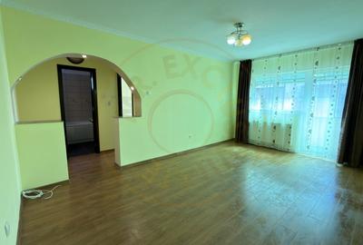 Apartament cu 3 camere semidecomandat în Carei - 13