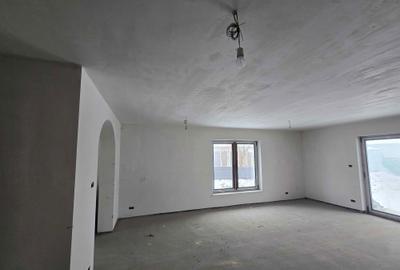 Casă cu 4 camere în Central - 6