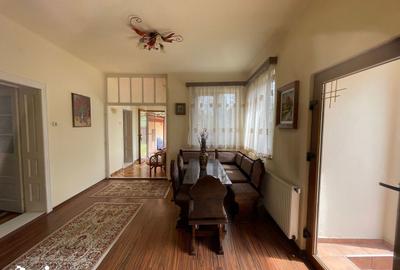 Casă cu 5 camere cu Canalizare în Central - 5