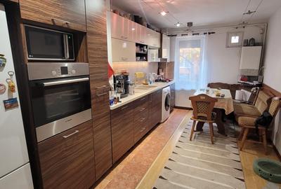 Vand apartament cu 3 camere pe Strada Fanionului, Craiter - 1