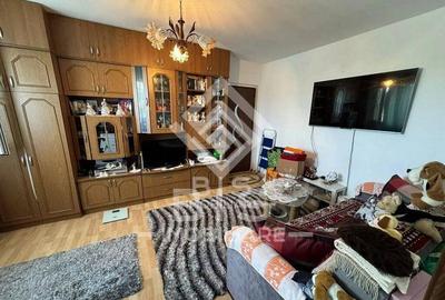 Apartament 3 camere, etaj 3 - zona Decebal - 5